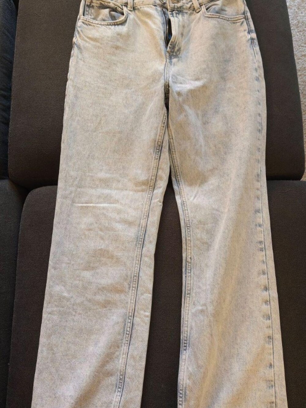 Zara Women's Blue Ripped Jeans